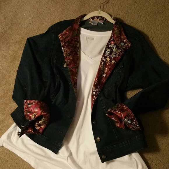 DG2 by Diane Gilman Jackets & Blazers - 🌟🌟Stretch Denim Jacket🌟🌟
